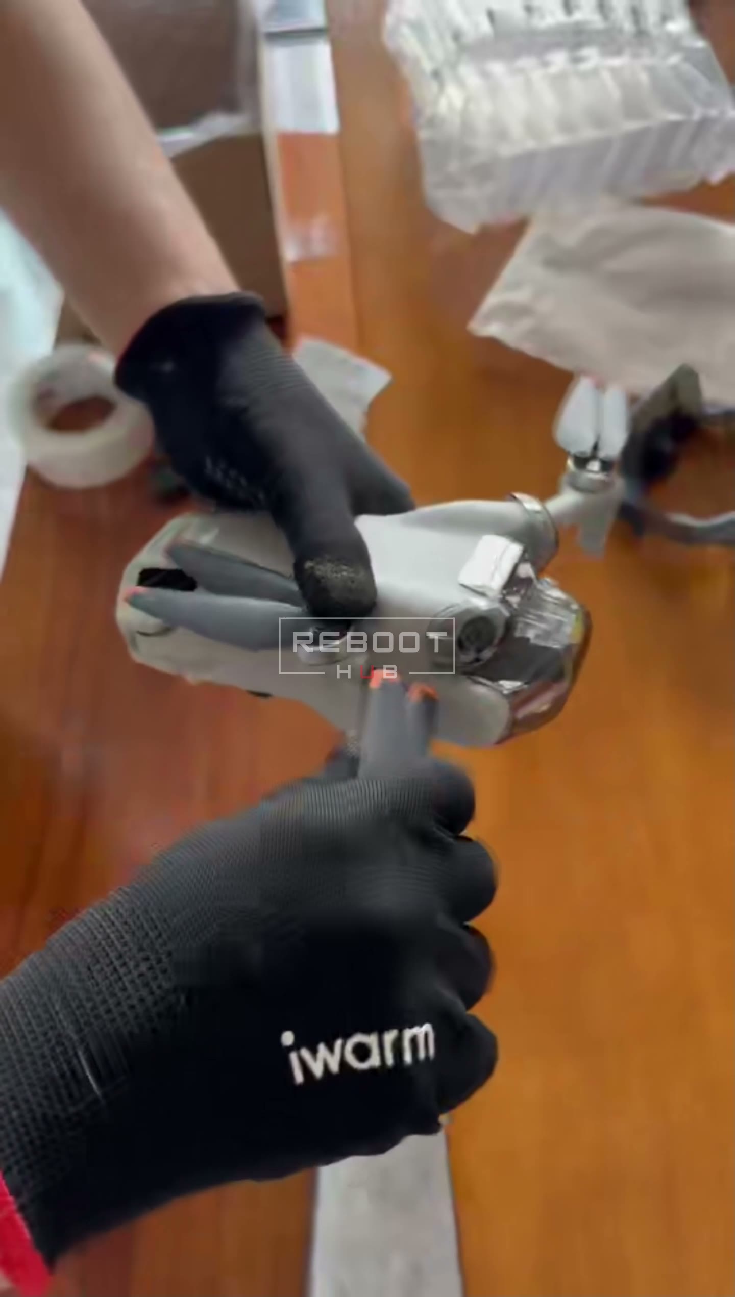 Mini 4 Pro handling during a Reboot Hub packing record