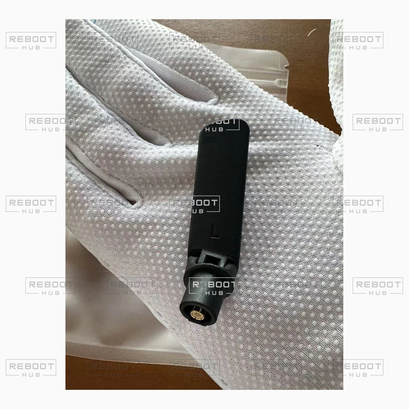 DJI Goggles 2 external antenna marked L for left