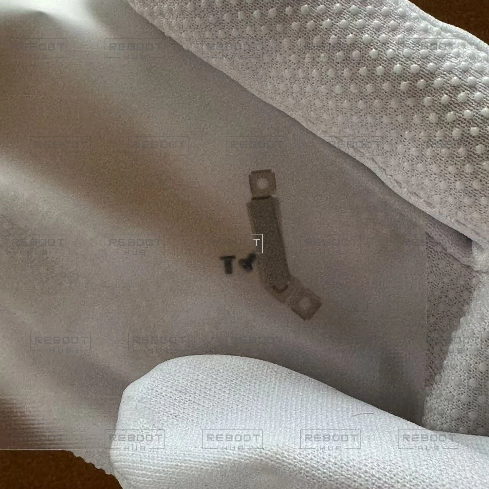 OEM-pulled DJI Goggles 2 Cable Connection Retaining Plate, view 2